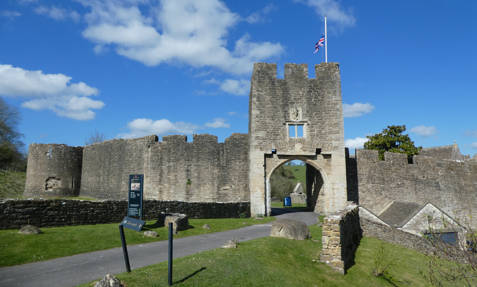 Farleigh Hungerford Gatehouse