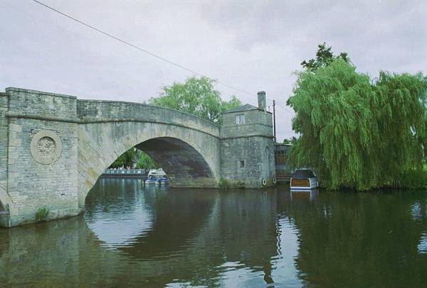 Halfpenny Bridge